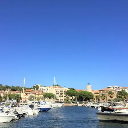 Espace Jean Mermoz Apartman *